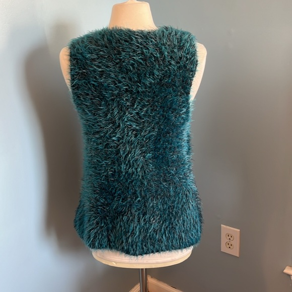 Elena Wong Vest, size M - Picture 2 of 4